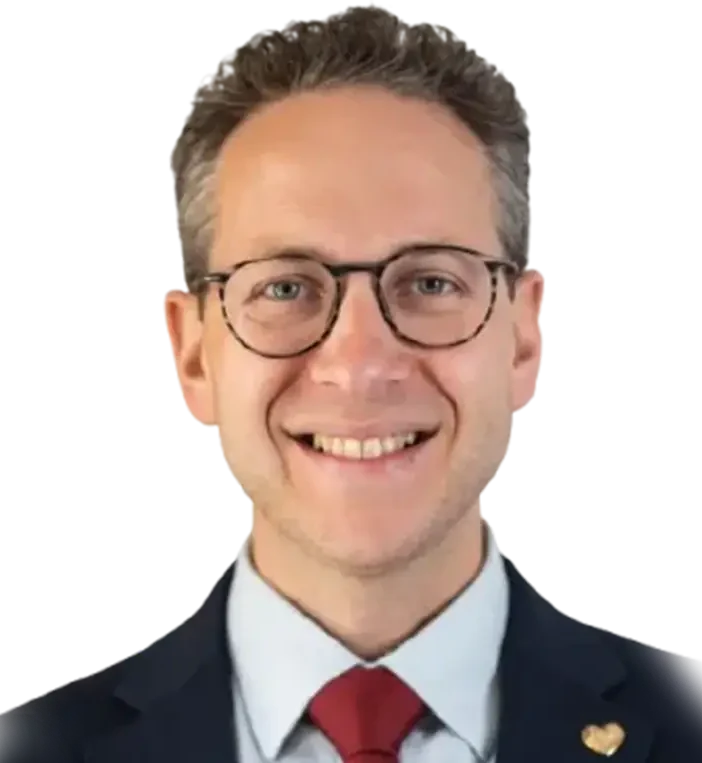 685ab5a3a755dd10beb2beaf DEVON SHOOB JONATHAN BEHAR 0060 removebg preview 1 e1759309976901